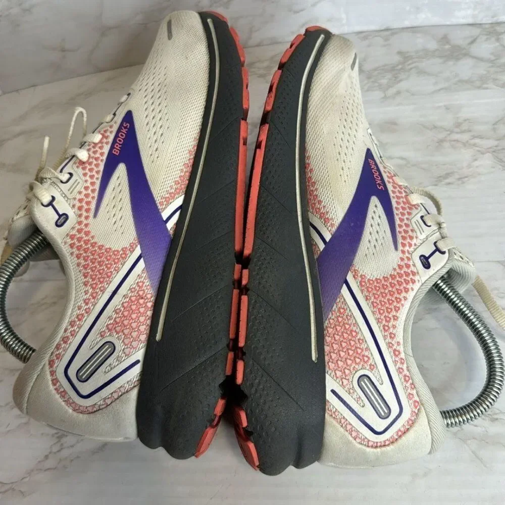 Brooks Ghost 14 Running athletic Shoes  Womens‎ Sz 10 M (B) White/Purple